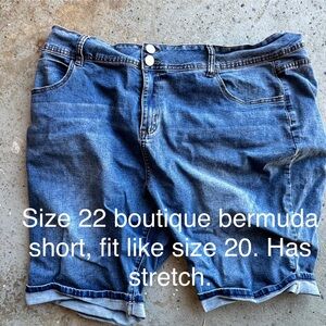 Like new boutique short